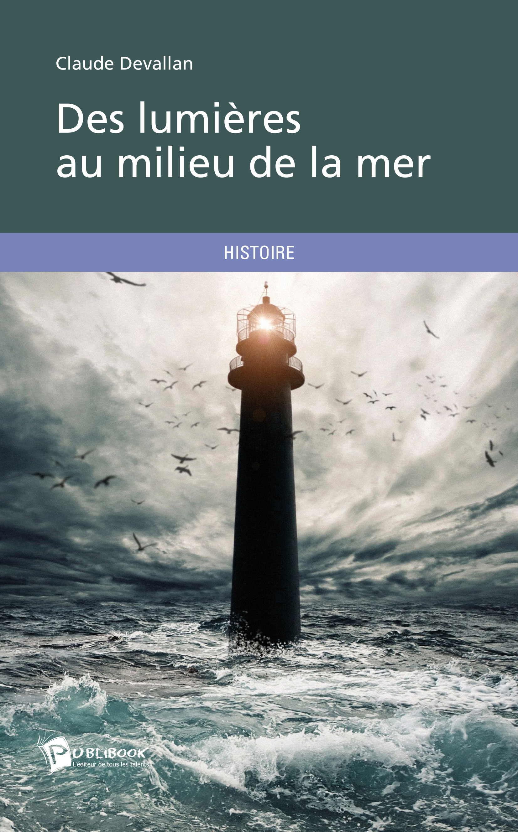 Des Lumieres Au Milieu De La Mer